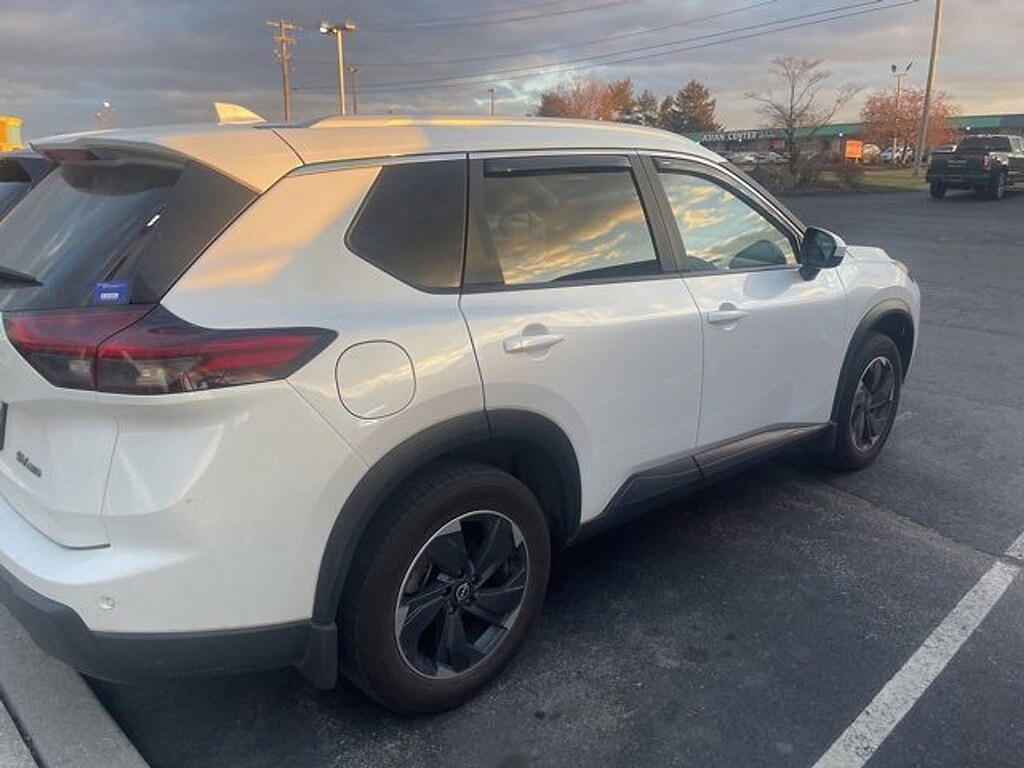 Used 2024 Nissan Rogue SV SUV