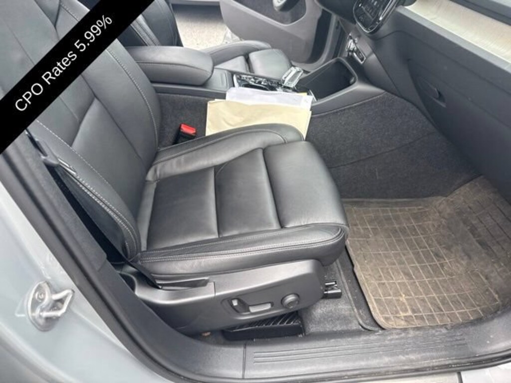 Certified 2024 Volvo XC40 Plus Dark Theme SUV