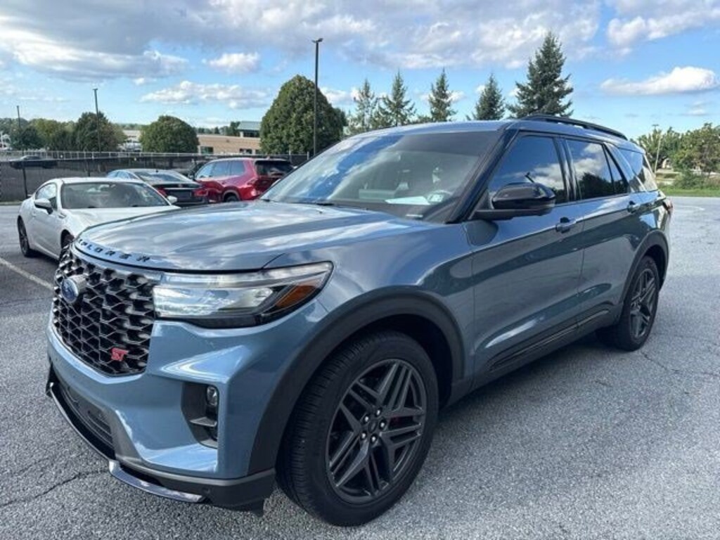 Used 2025 Ford Explorer ST SUV