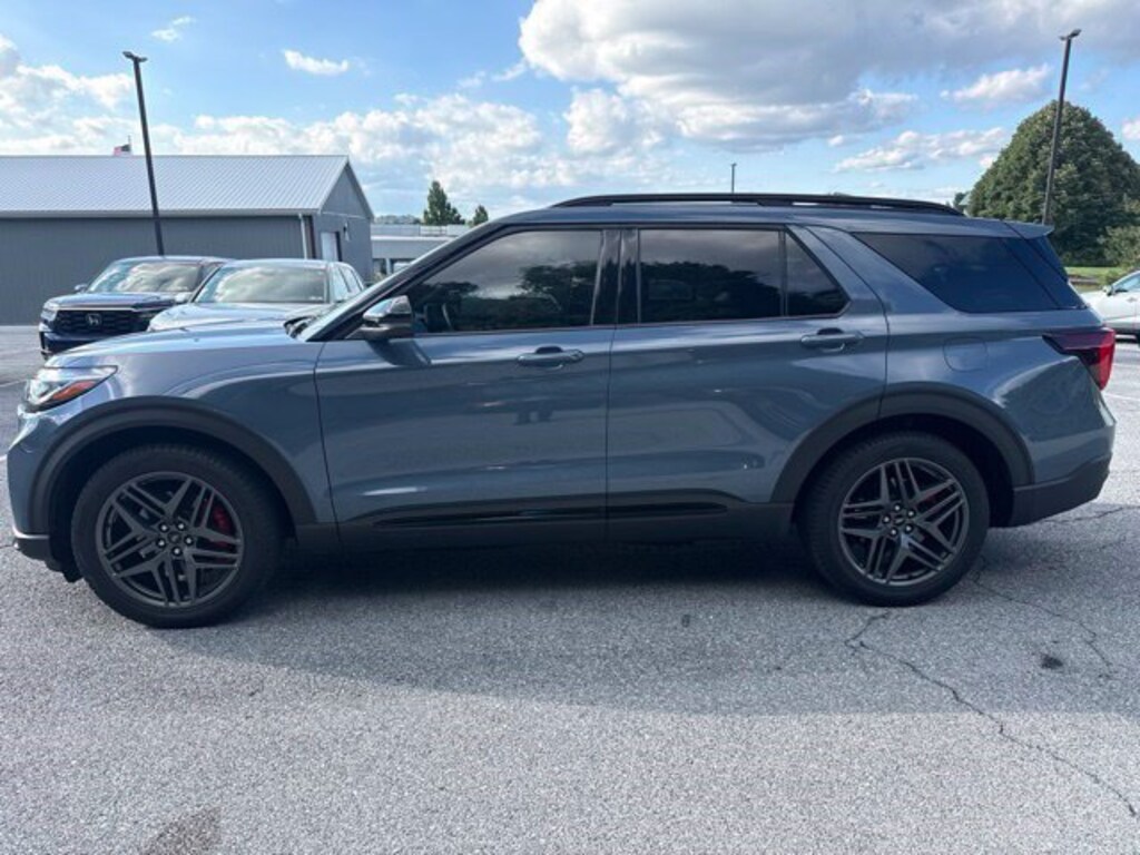 Used 2025 Ford Explorer ST SUV