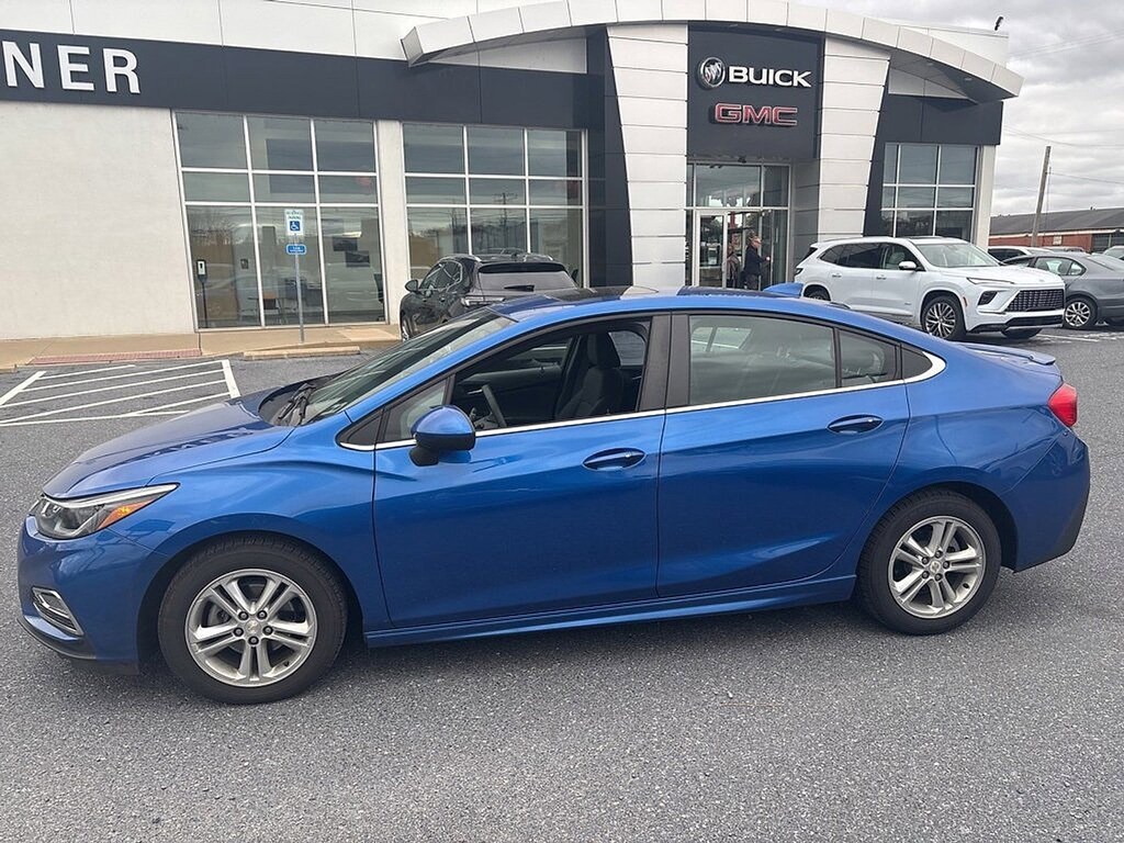 Used 2017 Chevrolet Cruze LT Sedan