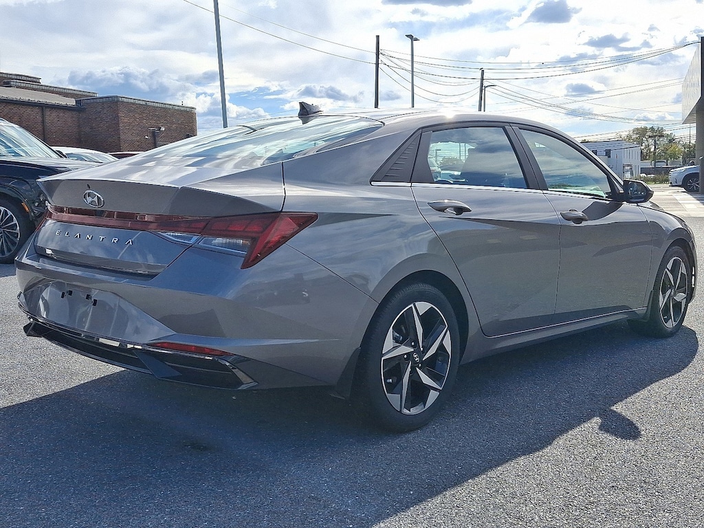Certified 2022 Hyundai Elantra SEL Sedan