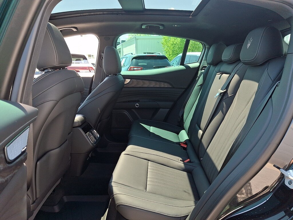 Certified 2025 Maserati Grecale SUV