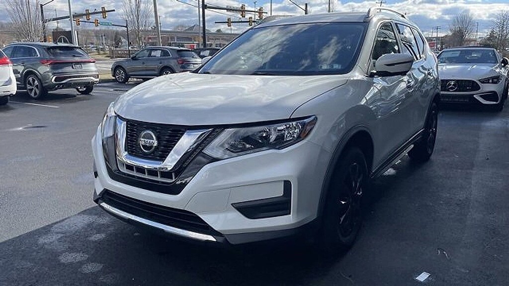 Used 2018 Nissan Rogue SV SUV