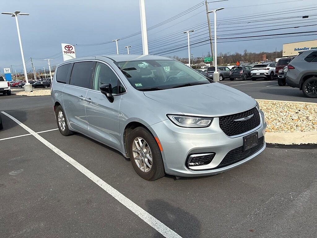 Used 2024 Chrysler Pacifica Touring L Van Passenger Van