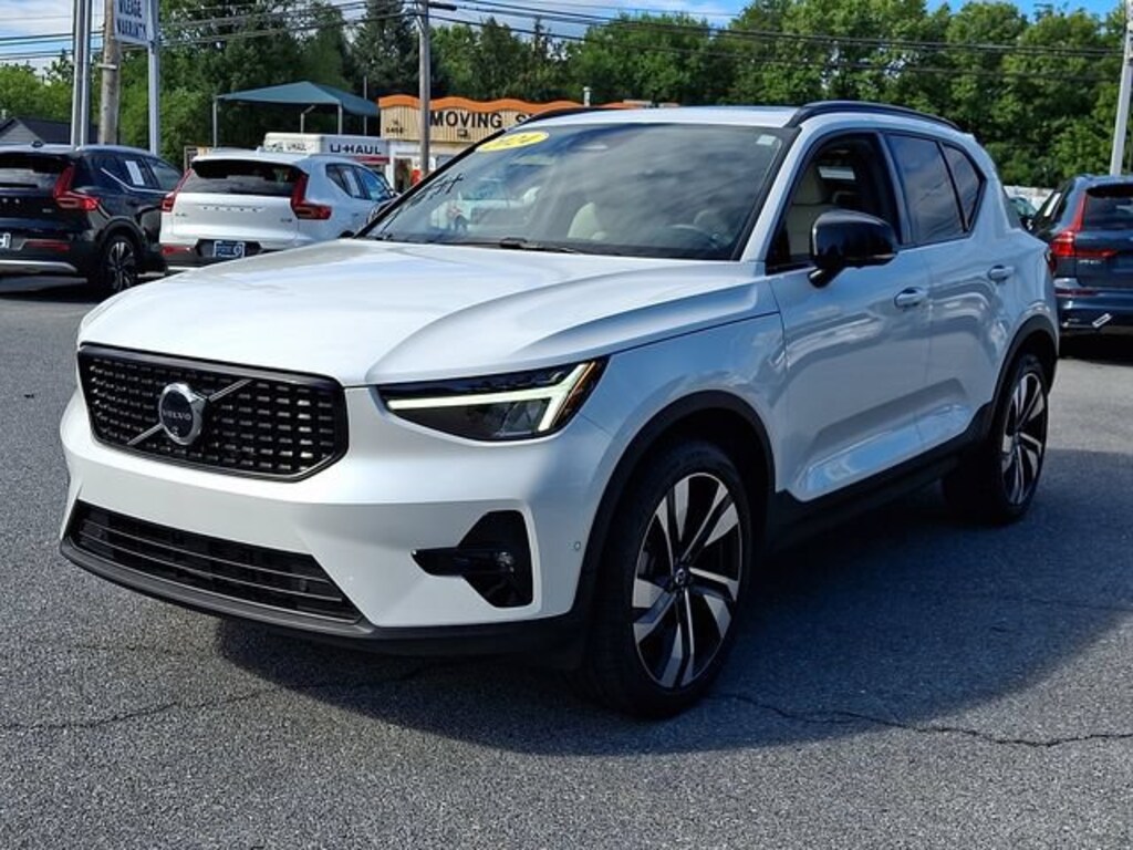Certified 2024 Volvo XC40 Plus Dark Theme SUV