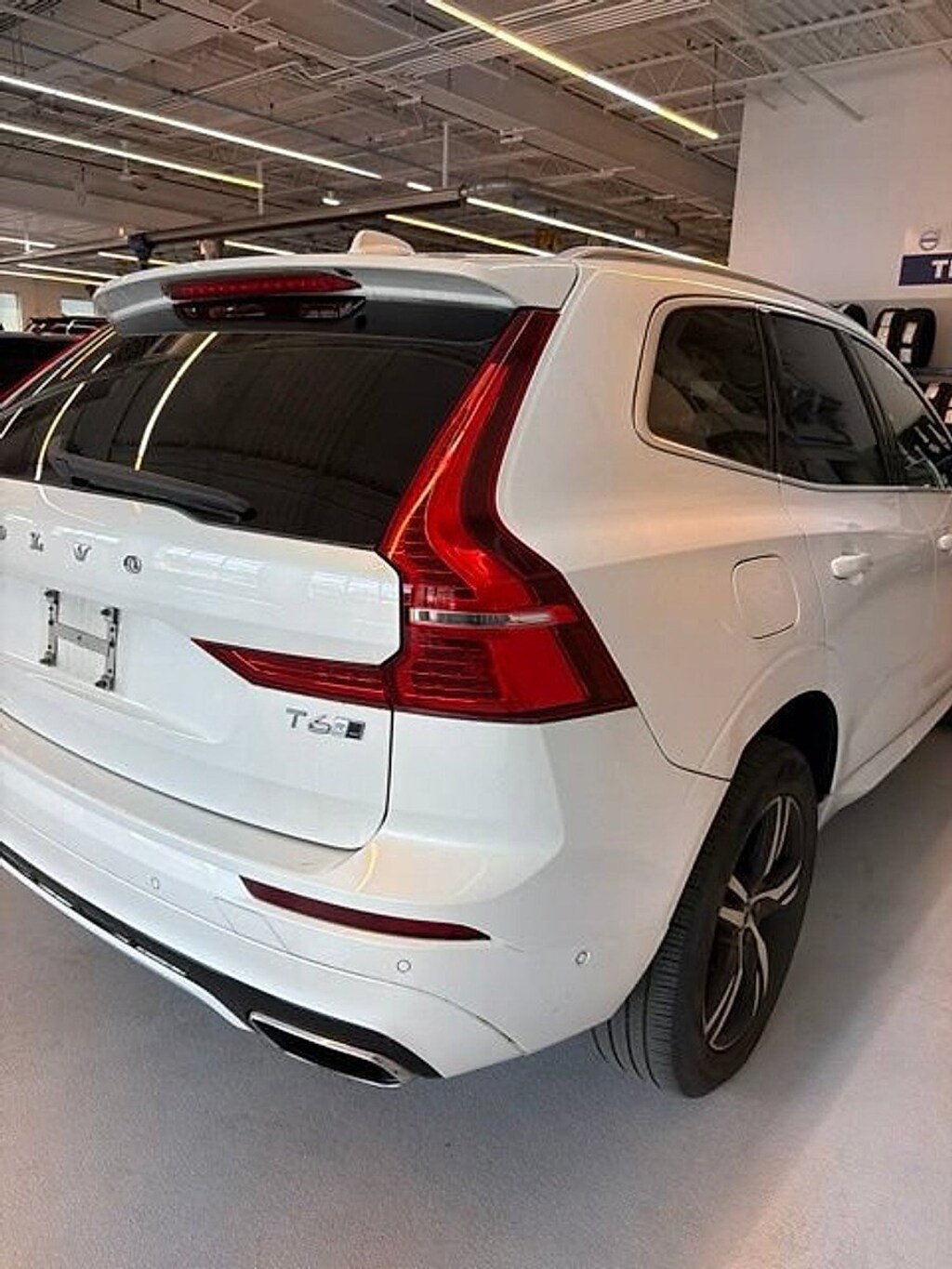 Used 2018 Volvo XC60 R-Design SUV