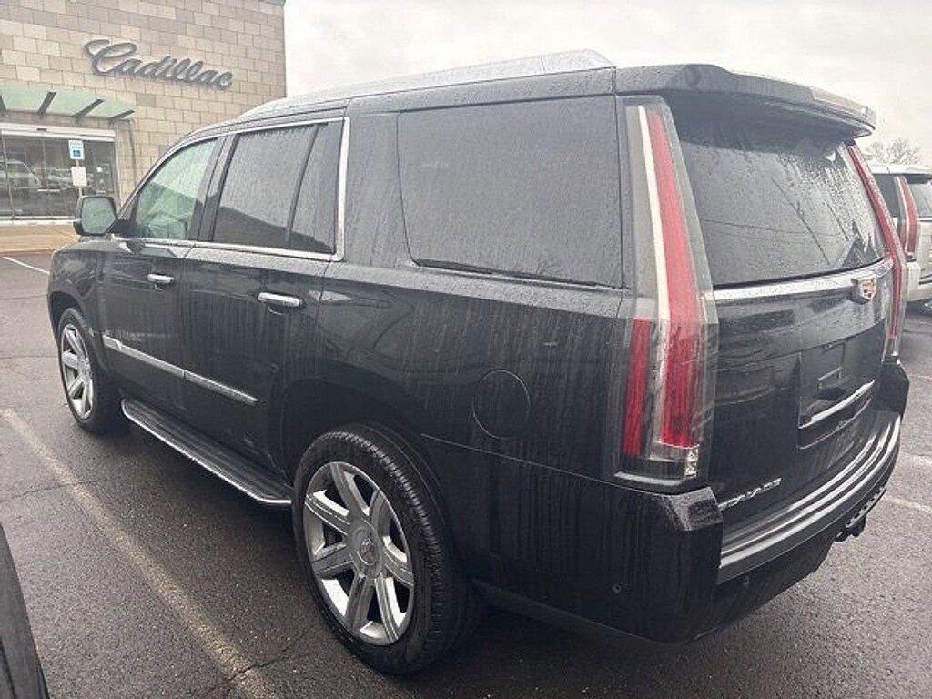 Used 2019 Cadillac Escalade Luxury SUV