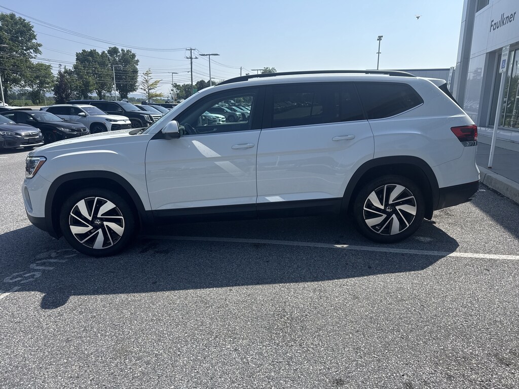 Used 2024 Volkswagen Atlas 2.0T SE w/Technology SUV