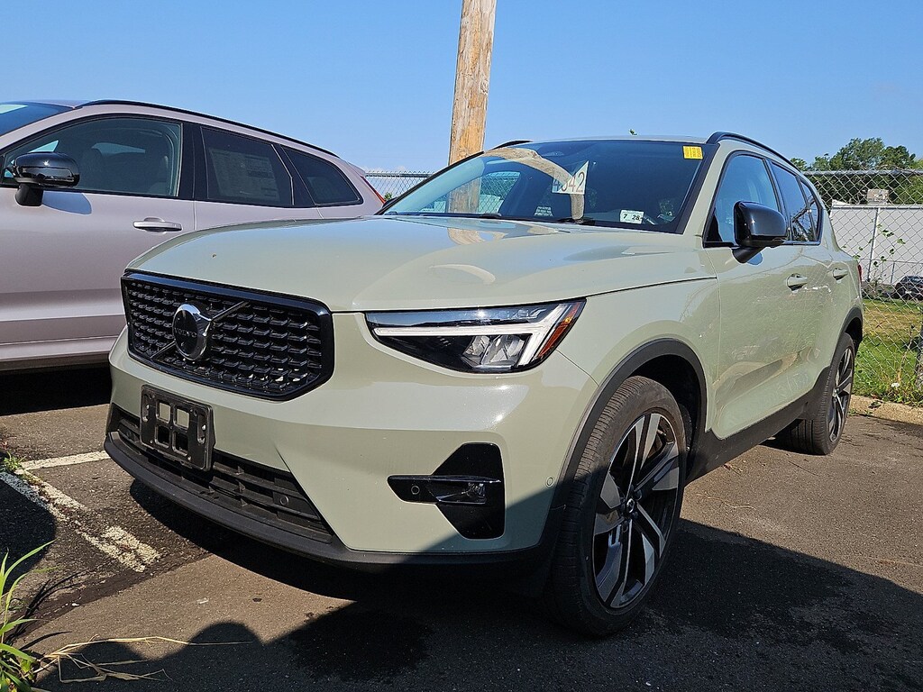 Certified 2023 Volvo XC40 Plus Dark Theme SUV