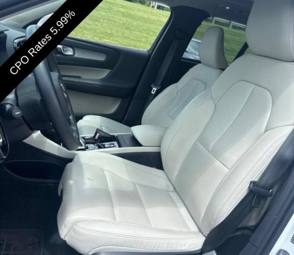 Certified 2024 Volvo XC40 Plus Bright Theme SUV