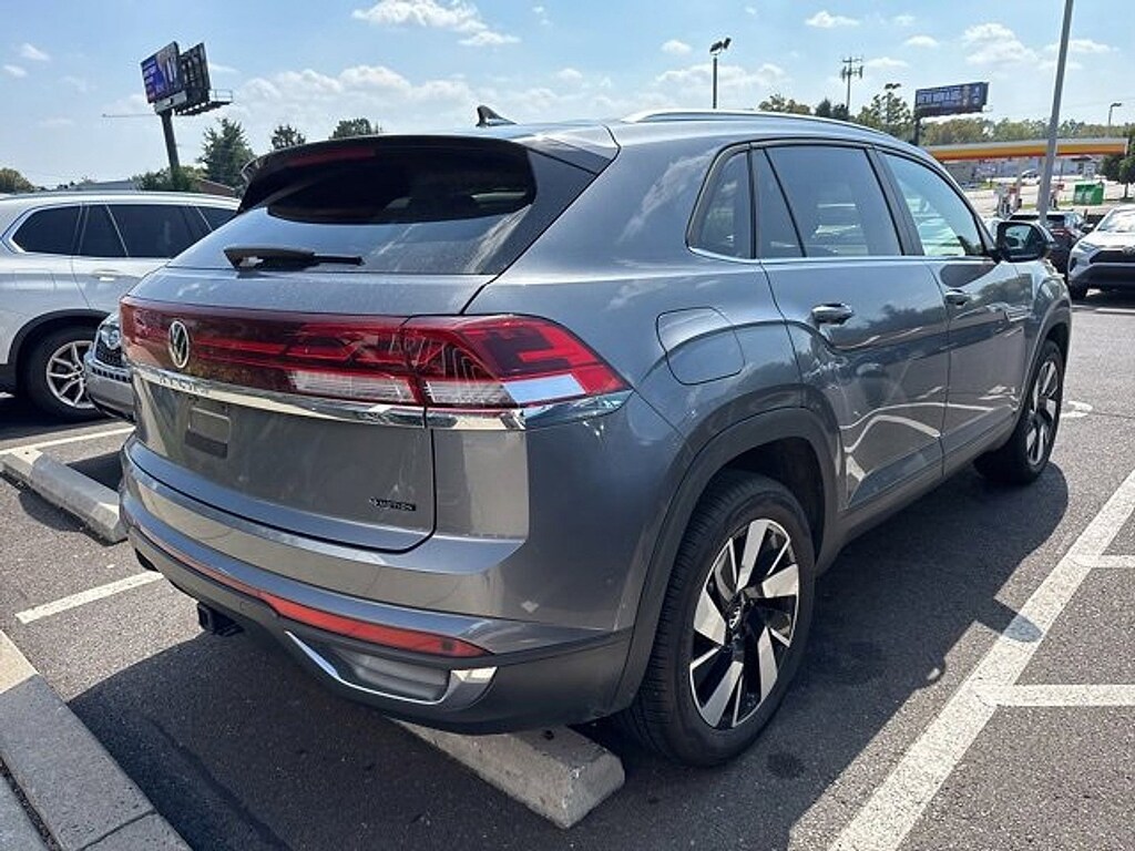 Used 2025 Volkswagen Atlas Cross Sport 2.0T SE w/Technology SUV
