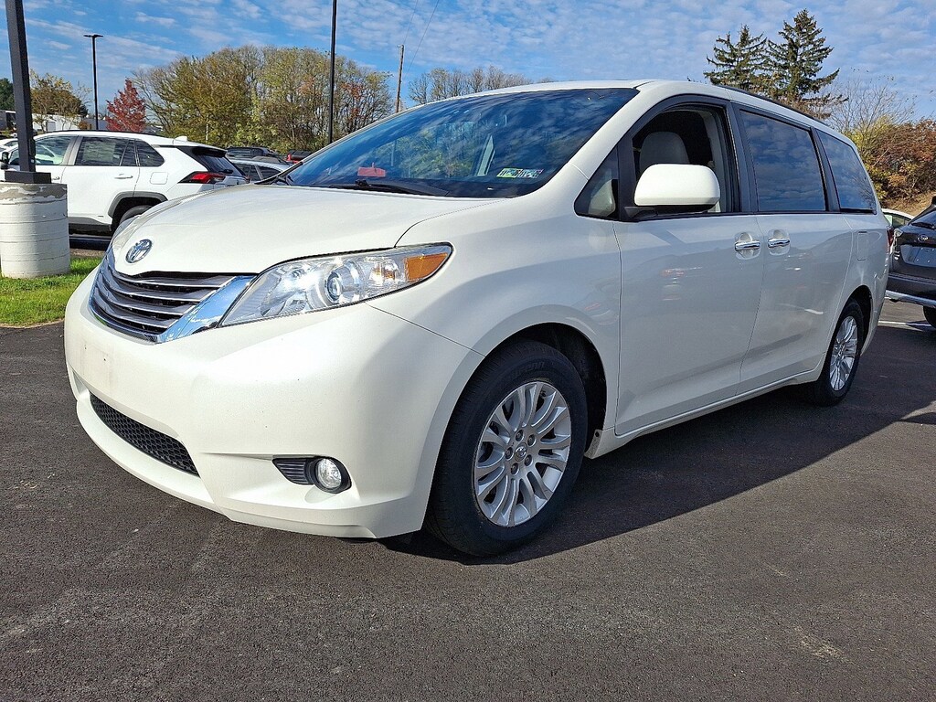 Used 2017 Toyota Sienna XLE Van Passenger Van