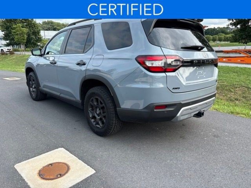 Certified 2025 Honda Pilot TrailSport SUV