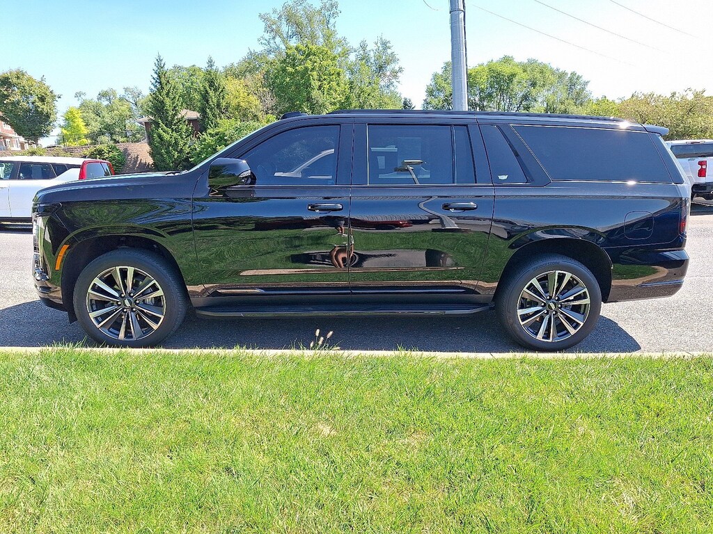 Used 2025 Cadillac Escalade ESV 4WD Sport SUV