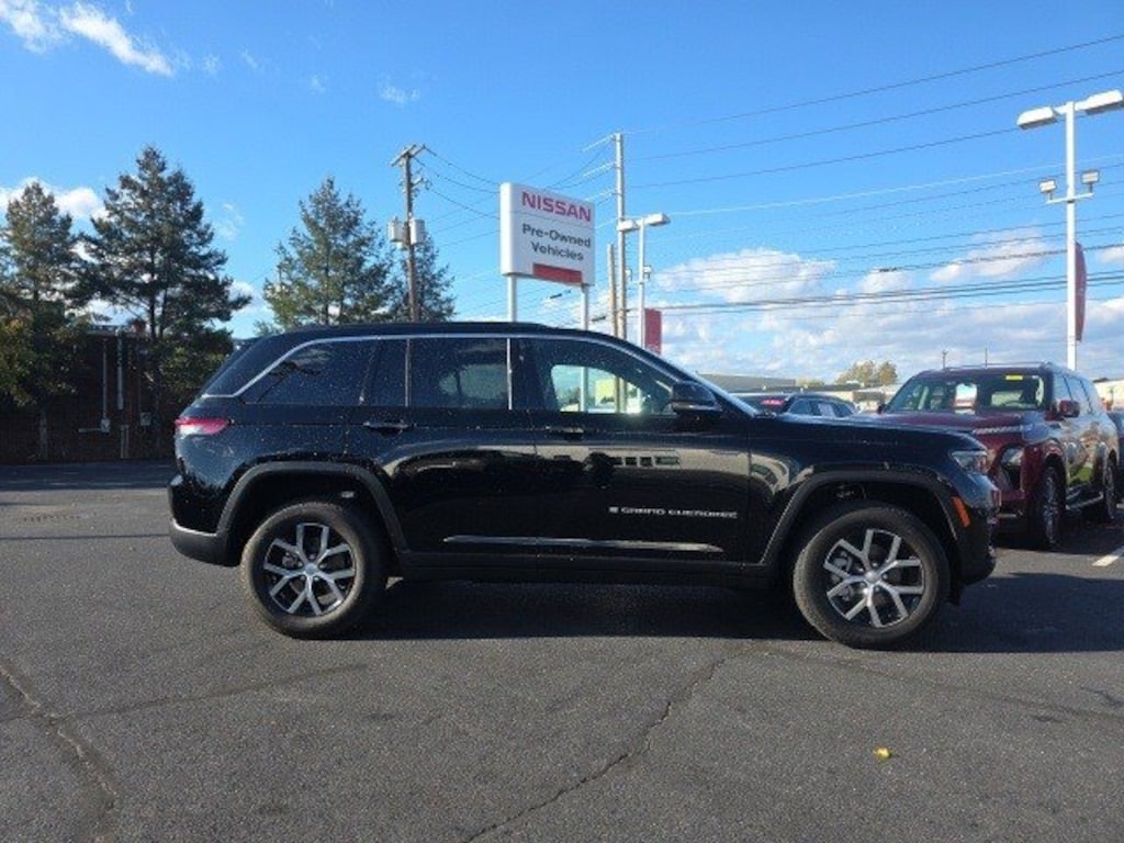Used 2025 Jeep Grand Cherokee Limited SUV