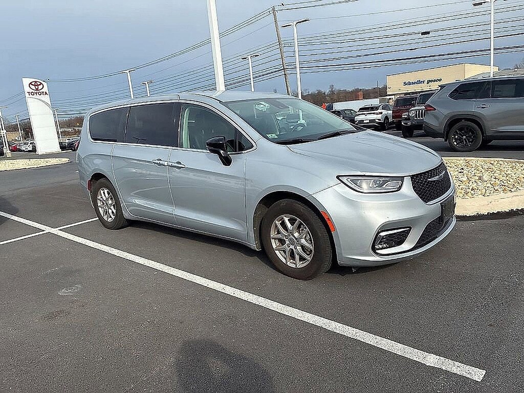 Used 2024 Chrysler Pacifica Touring L Van Passenger Van