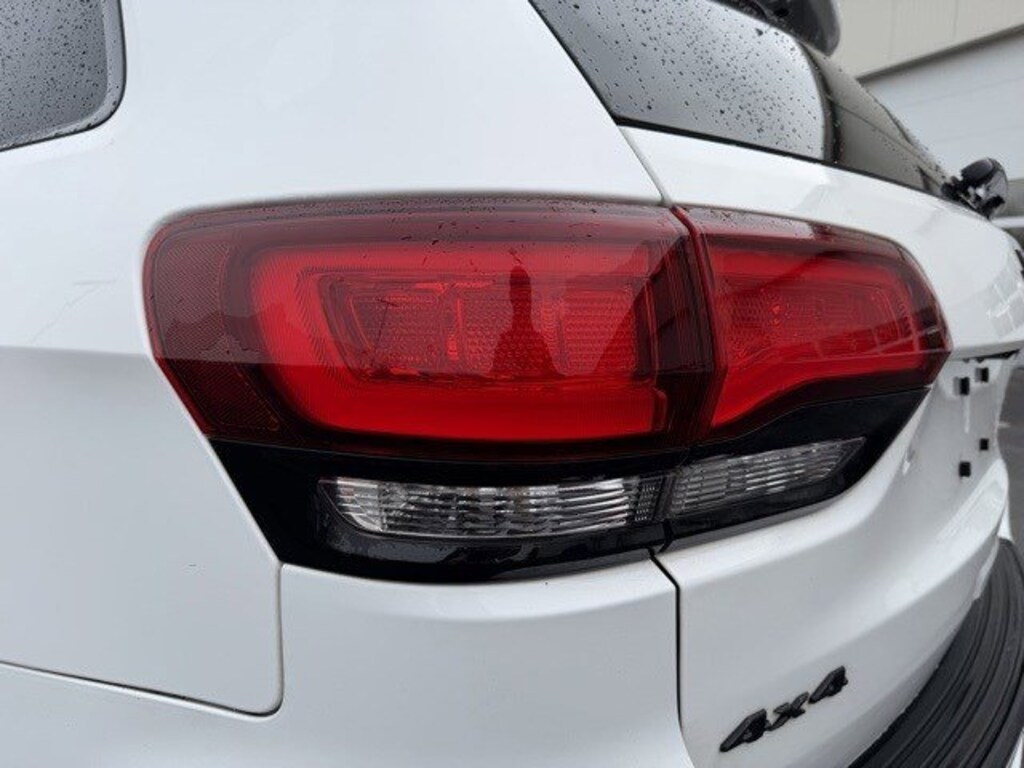 Certified 2019 Jeep Grand Cherokee Altitude SUV