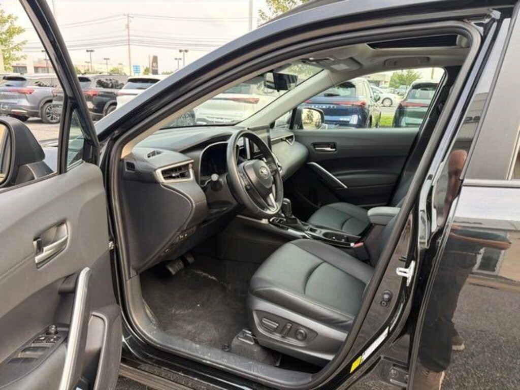 Used 2025 Toyota Corolla Cross XLE SUV
