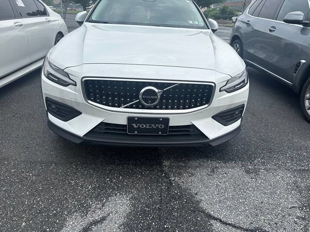Used 2024 Volvo V60 Cross Country Plus Wagon