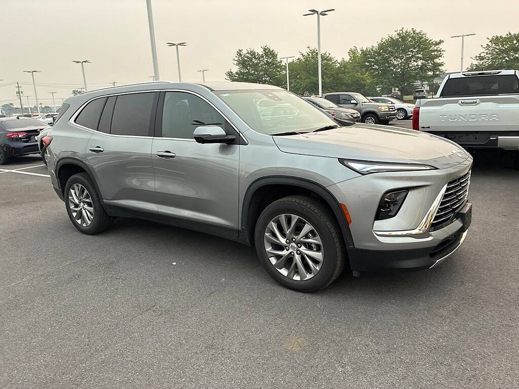 Used 2025 Buick Enclave Preferred SUV
