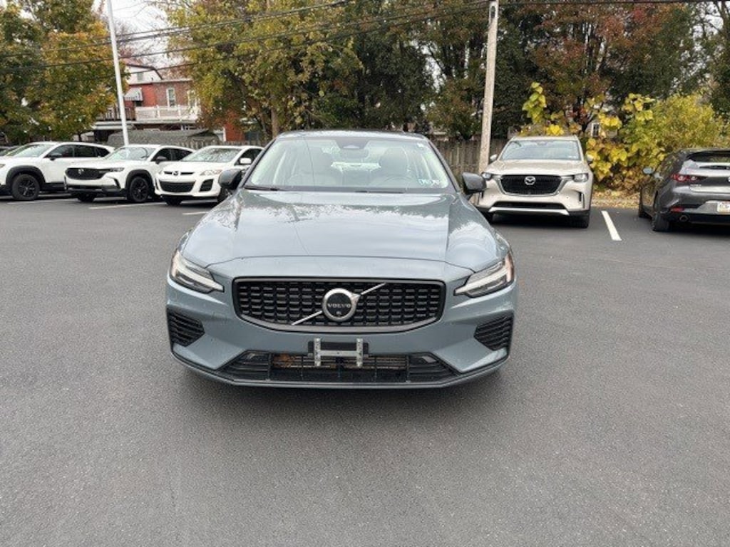 Used 2023 Volvo S60 Recharge Plug-In Hybrid Plus Dark Theme Sedan