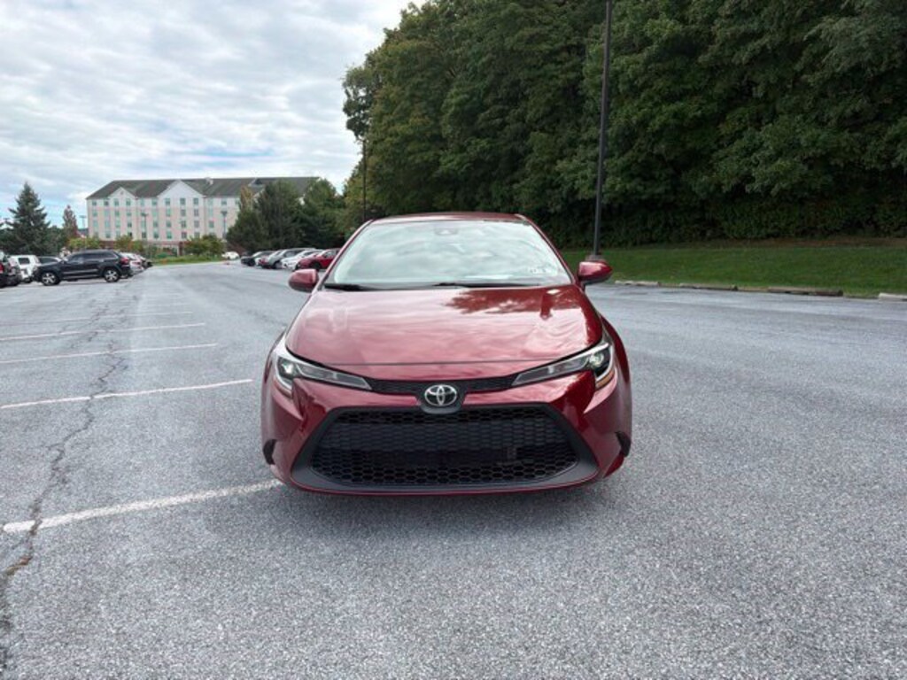 Used 2022 Toyota Corolla LE Sedan