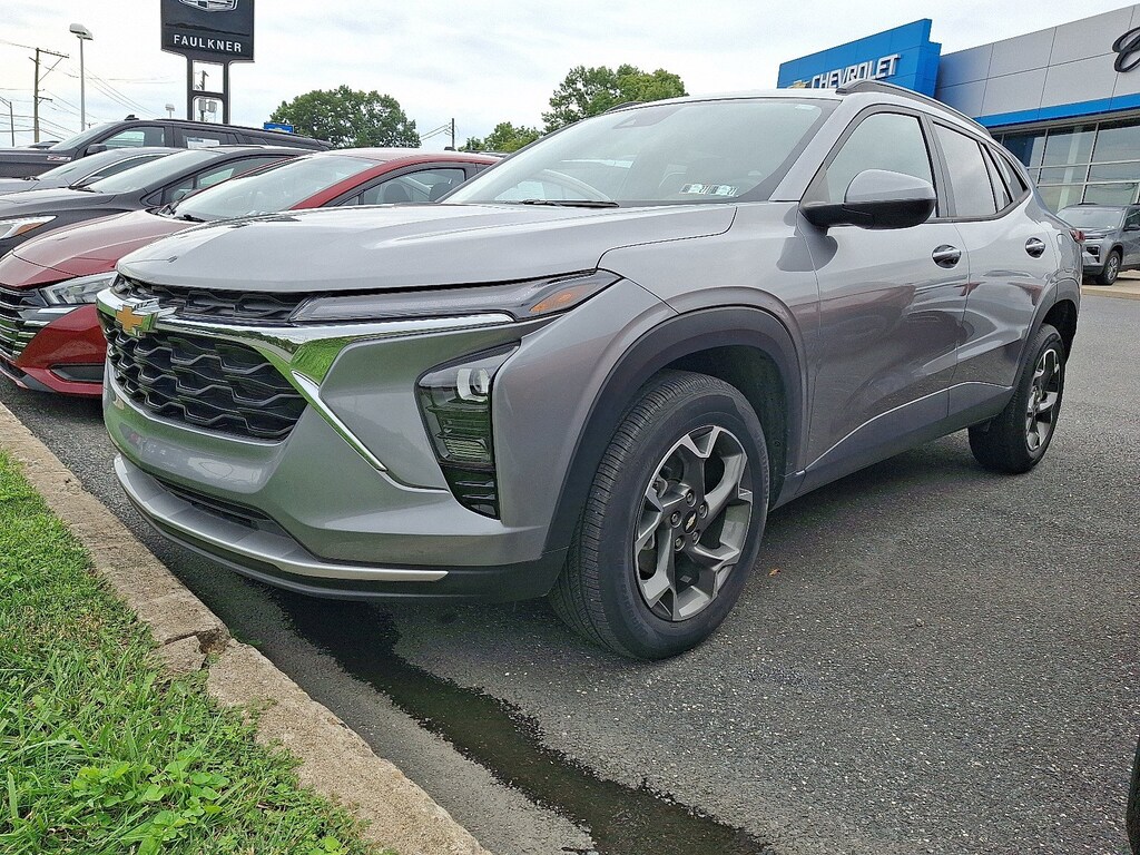 Used 2024 Chevrolet Trax LT SUV