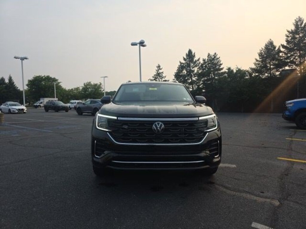 Used 2024 Volkswagen Atlas 2.0T SEL Premium R-Line SUV