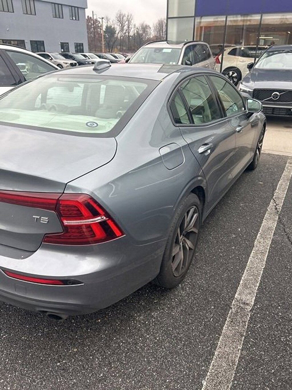 Used 2020 Volvo S60 Momentum Sedan