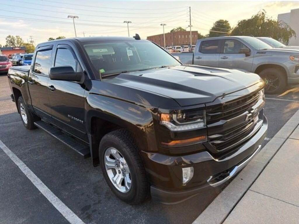 Used 2017 Chevrolet Silverado 1500 LT Truck Crew Cab