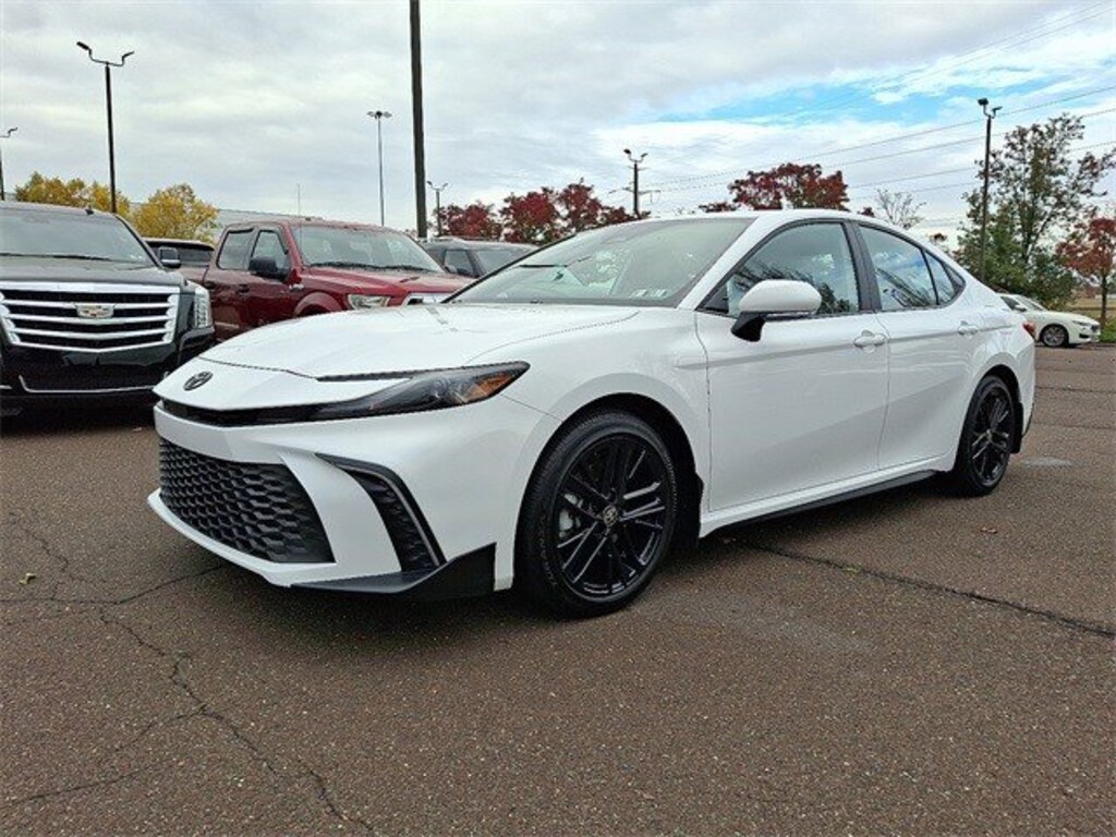 Used 2025 Toyota Camry SE Sedan