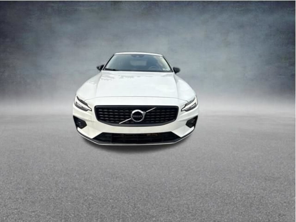 Used 2022 Volvo S60 Momentum Sedan
