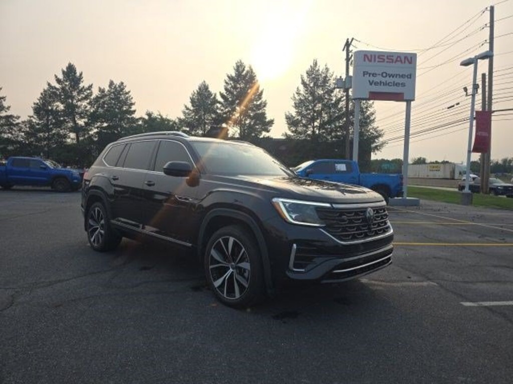 Used 2024 Volkswagen Atlas 2.0T SEL Premium R-Line SUV