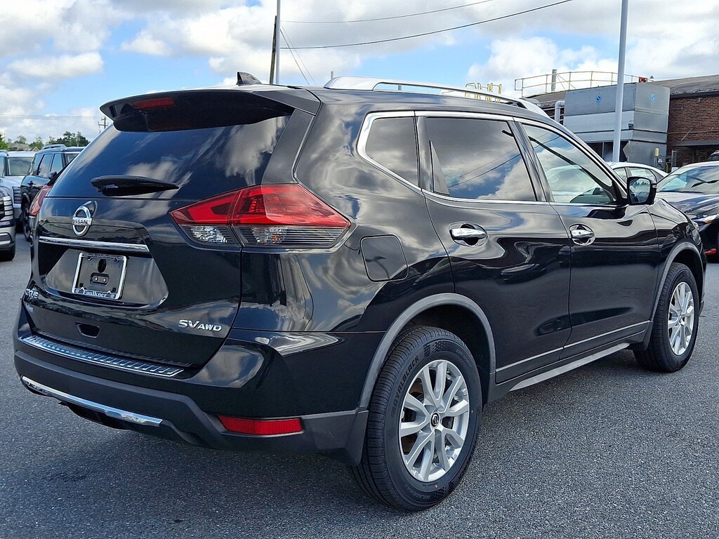 Used 2018 Nissan Rogue SV SUV