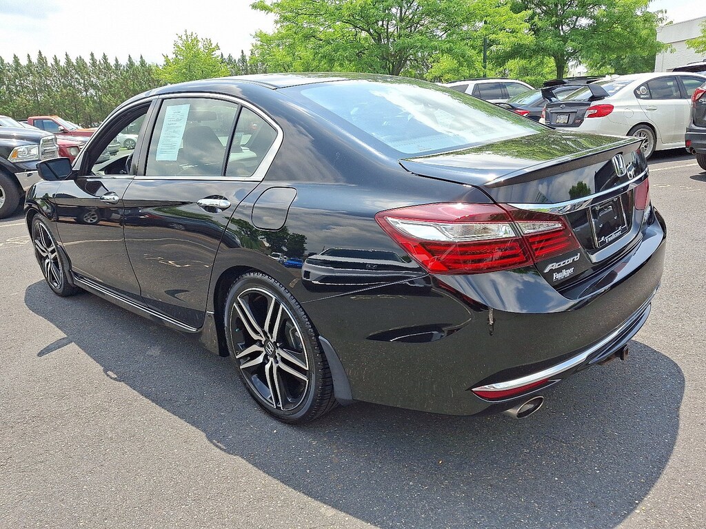 Used 2017 Honda Accord Sedan Sport SE Sedan