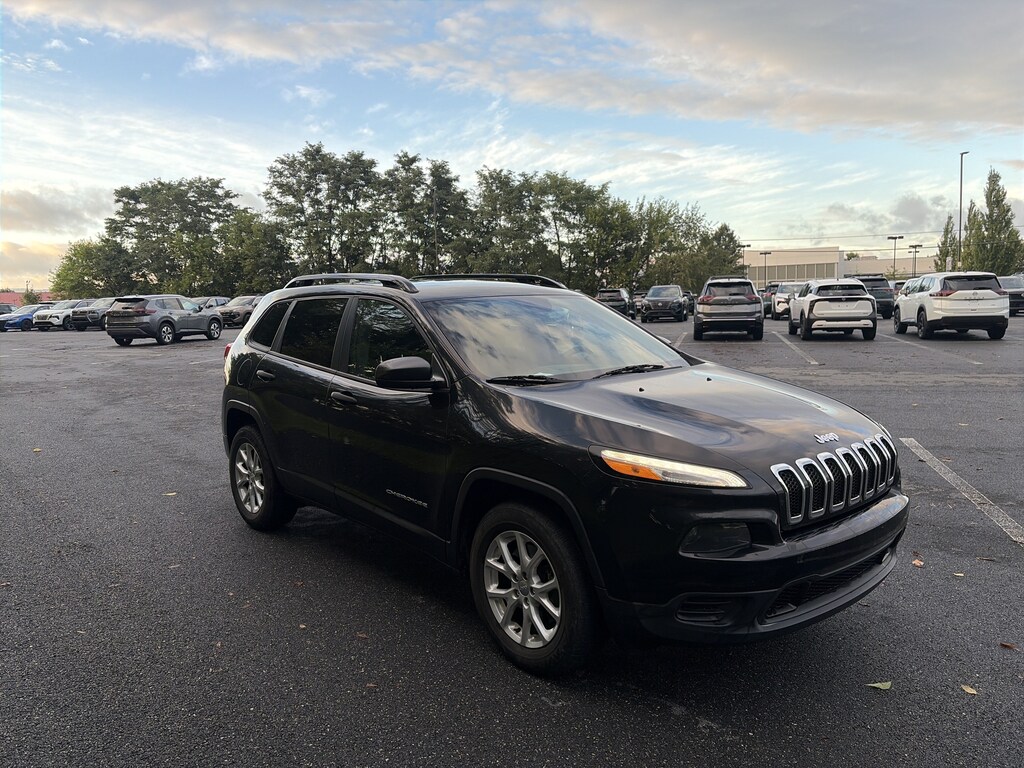Used 2016 Jeep Cherokee Sport SUV