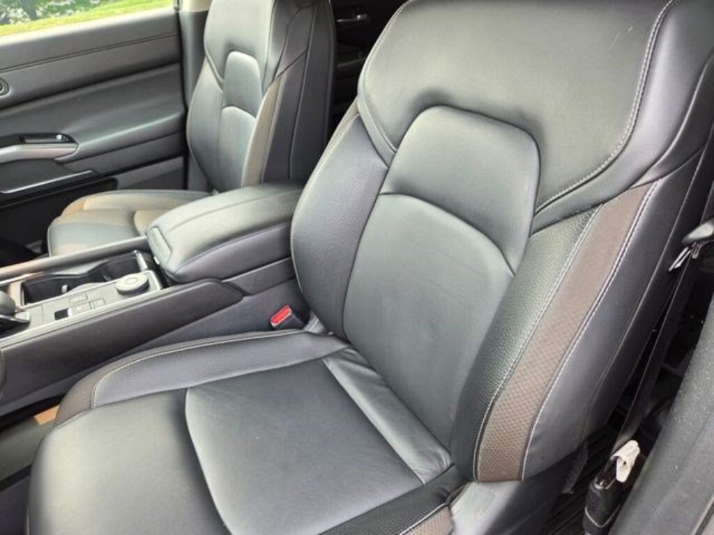 Used 2024 Nissan Pathfinder SL SUV