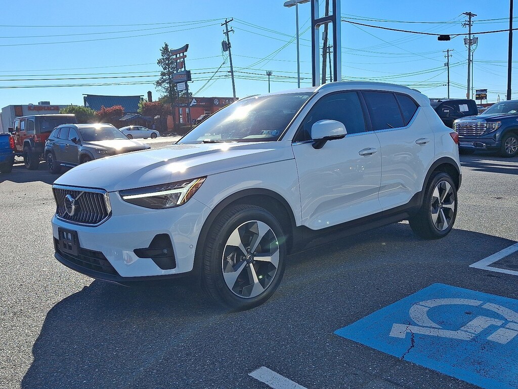 Used 2025 Volvo XC40 Plus Bright Theme SUV