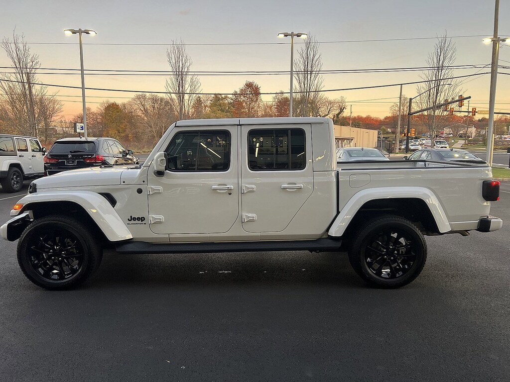 Used 2023 Jeep Gladiator High Altitude Truck Crew Cab