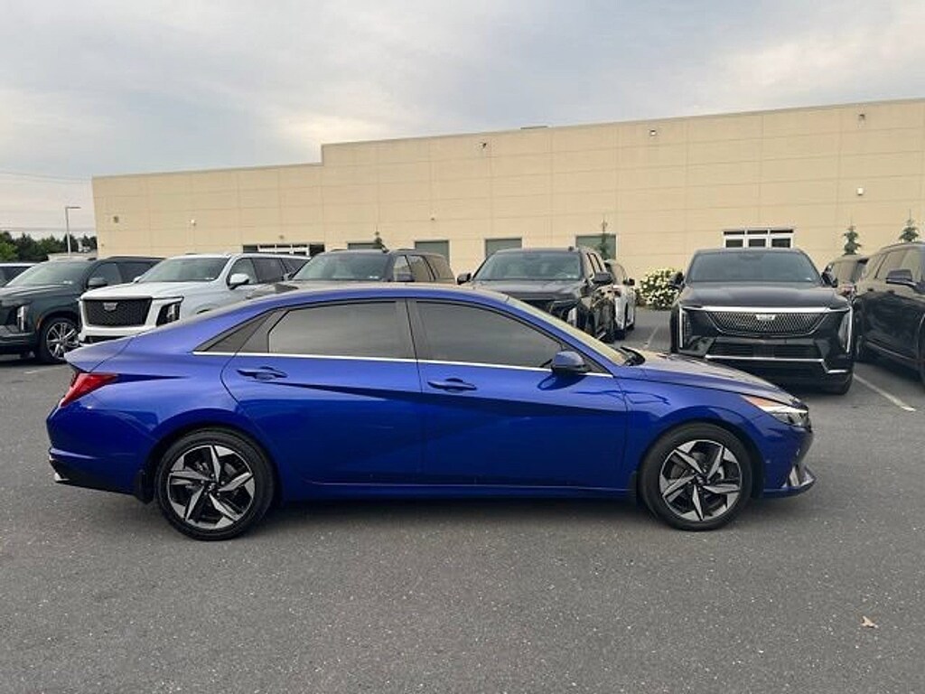 Used 2023 Hyundai Elantra Limited Sedan