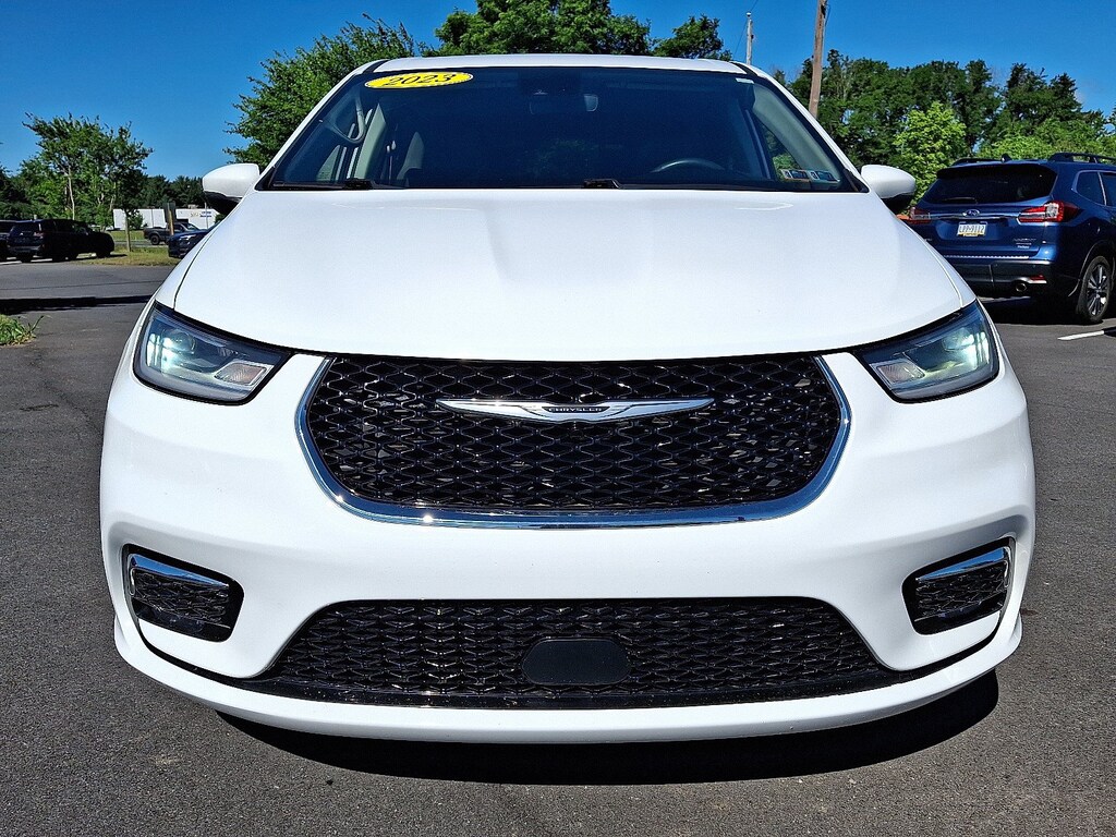 Used 2023 Chrysler Pacifica Touring L Van Passenger Van