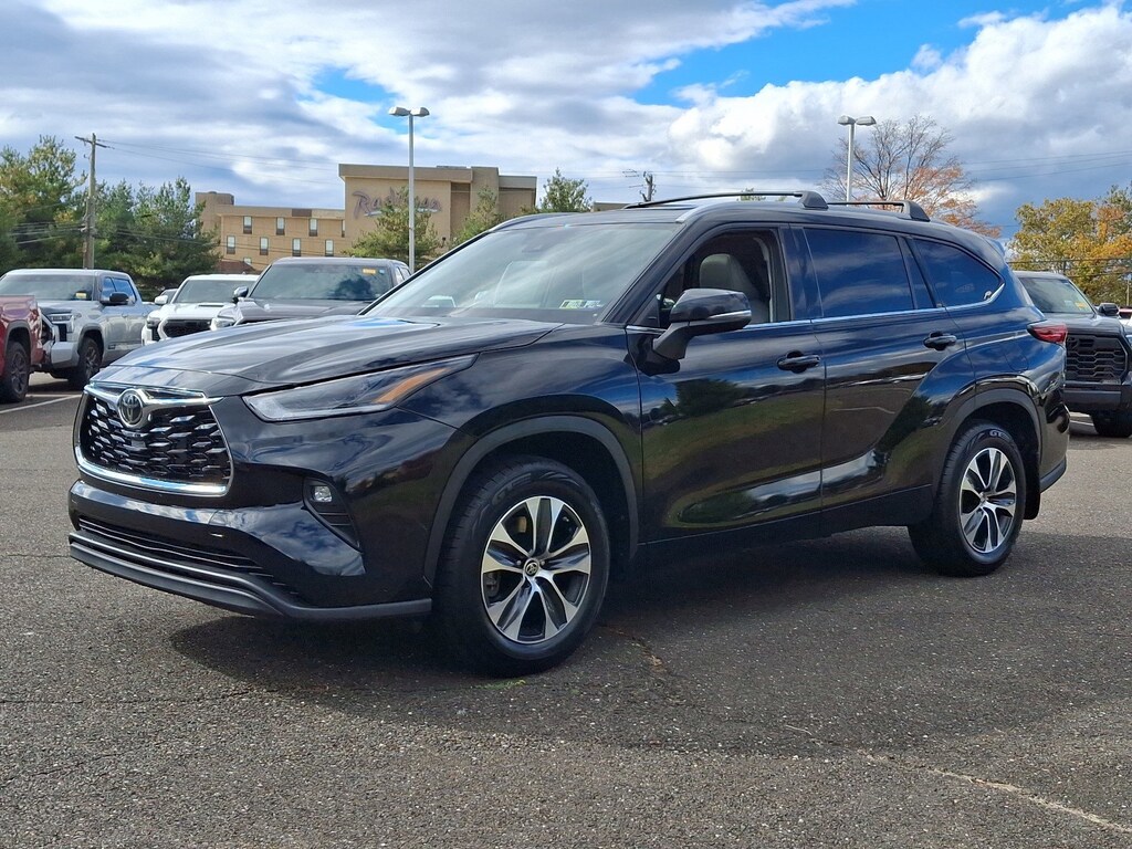 Used 2022 Toyota Highlander XLE SUV