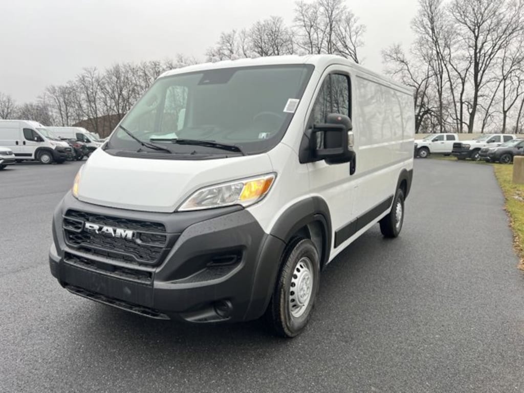 New 2025 Ram ProMaster PROMASTER 3500 TRADESMAN CARGO VAN LOW ROOF 136' W Cargo Van