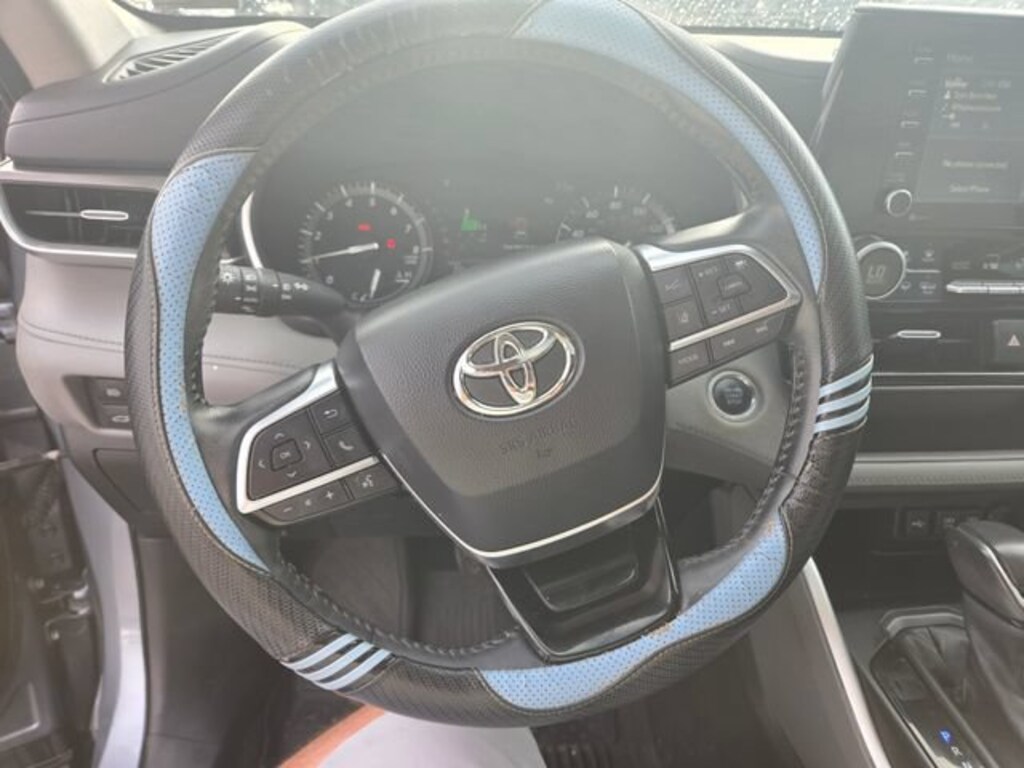 Used 2021 Toyota Highlander XLE SUV