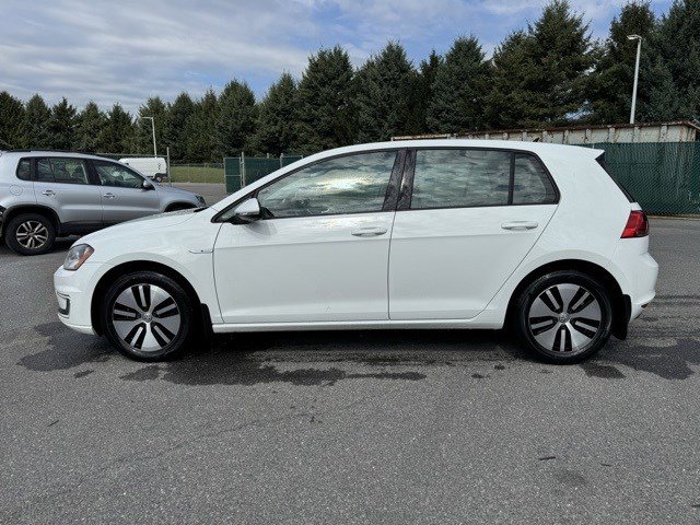 Used 2016 Volkswagen e-Golf e-Golf SE with VIN WVWKP7AUXGW906887 for sale in Mechanicsburg, PA