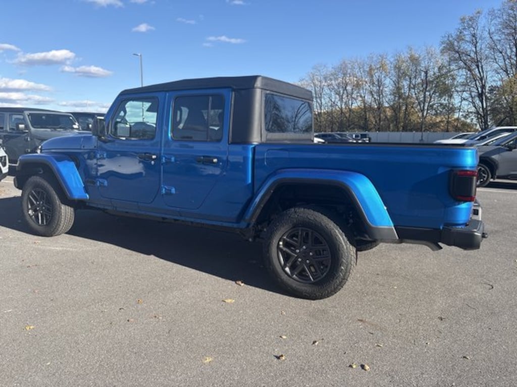 New 2026 Jeep Gladiator SPORT S 4X4 Pickup