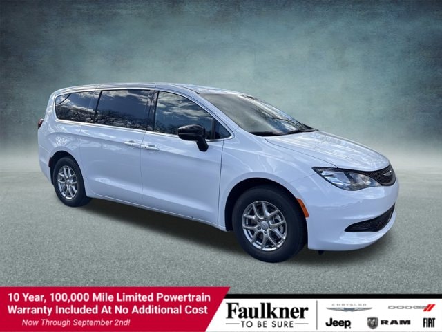 2026 Chrysler Voyager LX's photo