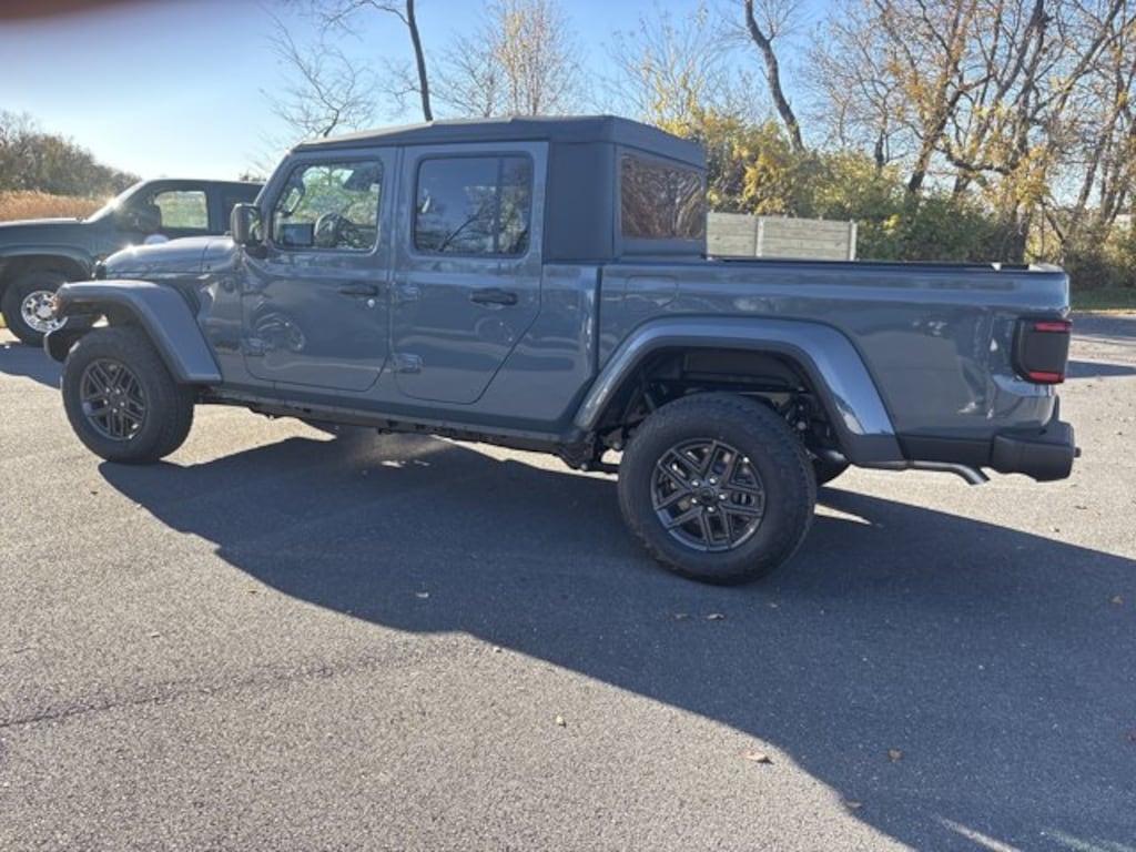 New 2026 Jeep Gladiator SPORT S 4X4 Pickup