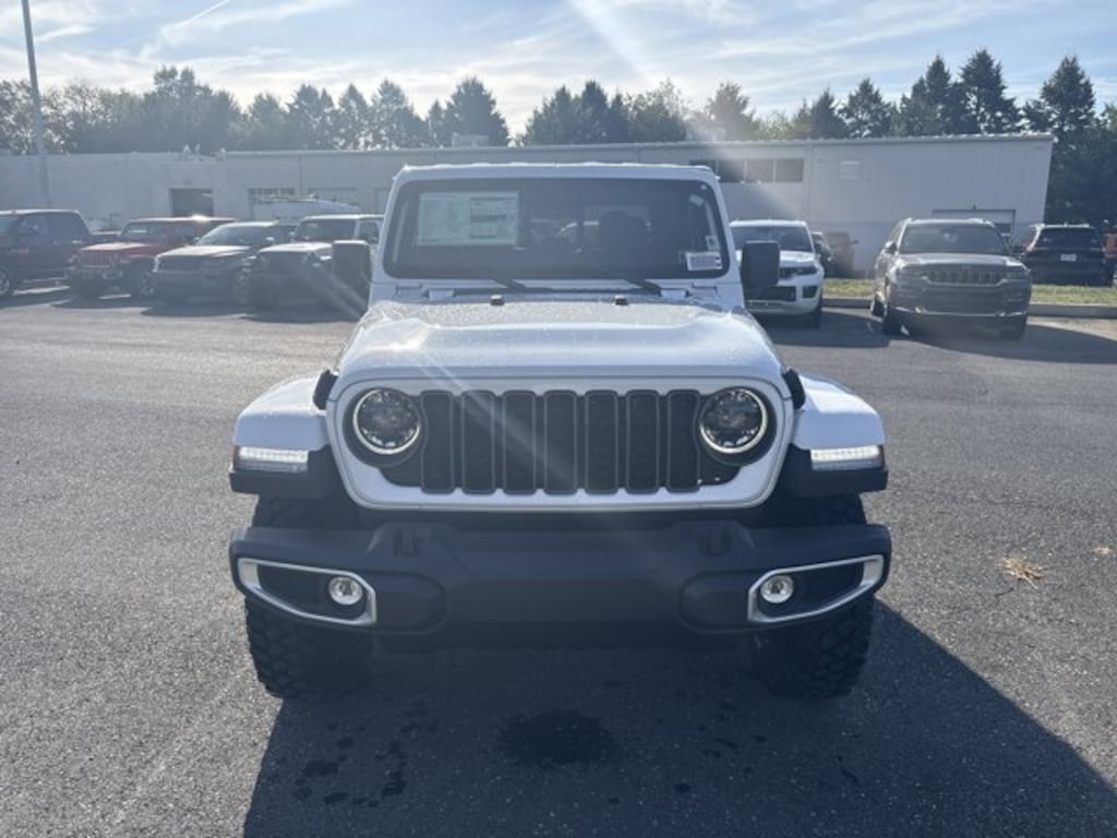 New 2025 Jeep Gladiator HIGH TIDE 4X4 Pickup